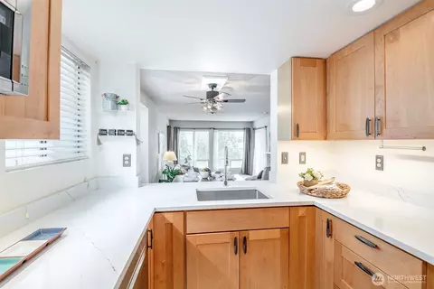 15195 Sunwood Blvd #BB11, Tukwila, WA 98188