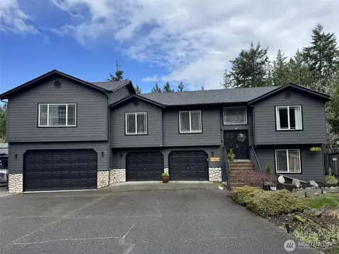 17929 67th St E, Bonney Lake, WA 98391