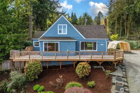 2214 Dogwood St NE, Tacoma, WA 98422