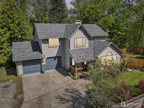 5815 212th St SW, Lynnwood, WA 98036