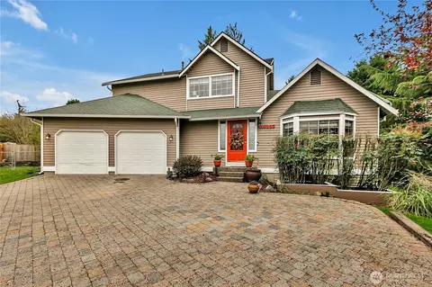 10203 SE 228th St, Kent, WA 98031