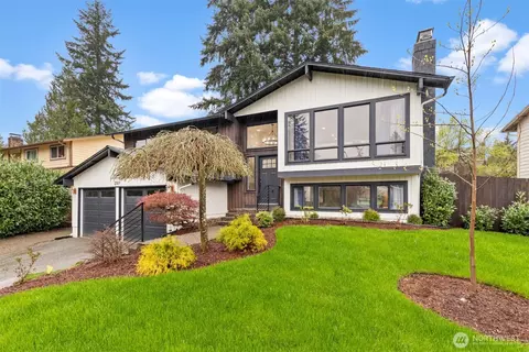 2517 Valley Circle Dr, Bothell, WA 98012