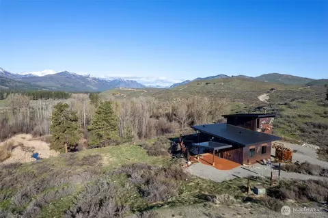2 Ridgecrest Ln, Winthrop, WA 98862
