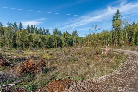 154 Deer Fern Ln, Longview, WA 98632