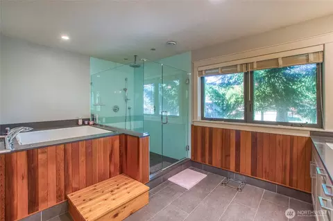 Bath - 40 Echo Bay Dr, Eastsound, WA 98245 photo 5 of 5