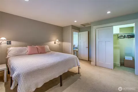 Bedroom - 40 Echo Bay Dr, Eastsound, WA 98245 photo 6 of 6