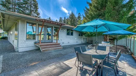 Exterior - 40 Echo Bay Dr, Eastsound, WA 98245 photo 5 of 7
