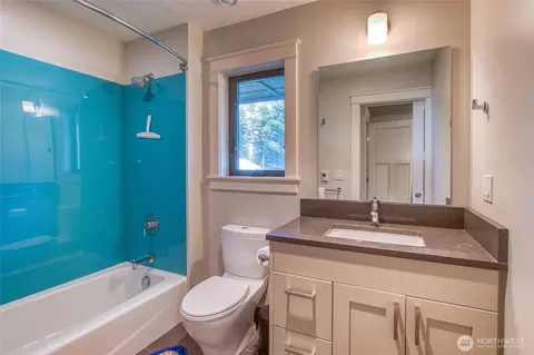 Bath - 40 Echo Bay Dr, Eastsound, WA 98245 photo 3 of 5