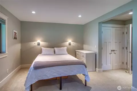 Bedroom - 40 Echo Bay Dr, Eastsound, WA 98245 photo 3 of 6