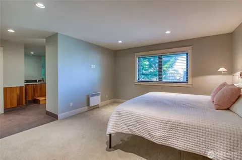 Bedroom - 40 Echo Bay Dr, Eastsound, WA 98245 photo 5 of 6