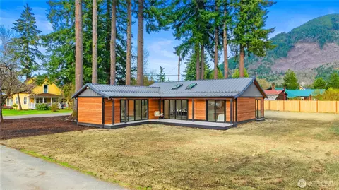 770 Madison Ave, Darrington, WA 98241