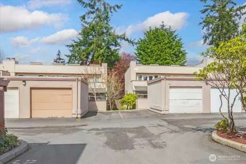 8227 212th St SW #203, Edmonds, WA 98026