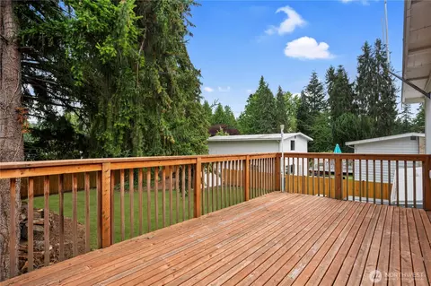 Exterior - 20040 95th Pl NE, Bothell, WA 98011 photo 2 of 7