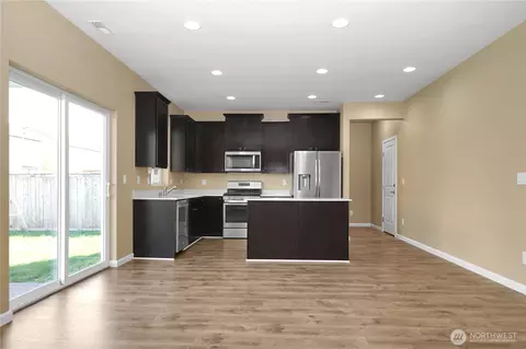 Living - 329 Ericksen Ln N, Enumclaw, WA 98022 photo 3 of 4