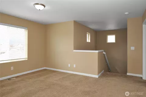 Living - 329 Ericksen Ln N, Enumclaw, WA 98022 photo 4 of 4