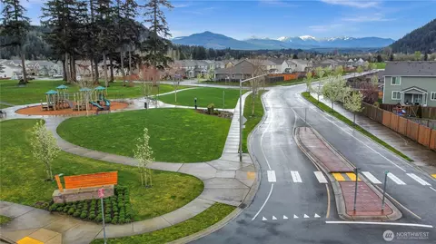 View/Area - 329 Ericksen Ln N, Enumclaw, WA 98022 photo 5 of 6