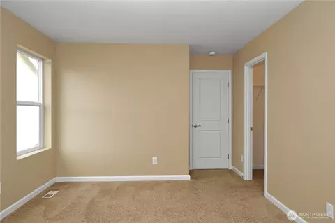 Bedroom - 329 Ericksen Ln N, Enumclaw, WA 98022 photo 3 of 5