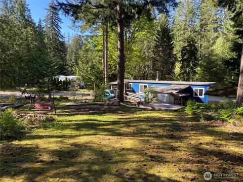 380 N Dow Mountain Dr E, Hoodsport, WA 98548