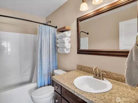 Bath - 5912 164th Avenue Ct E, Sumner, WA 98390 photo 2 of 2