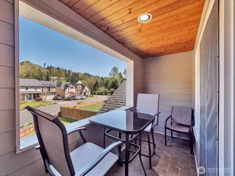 Exterior - 5912 164th Avenue Ct E, Sumner, WA 98390 photo 3 of 7