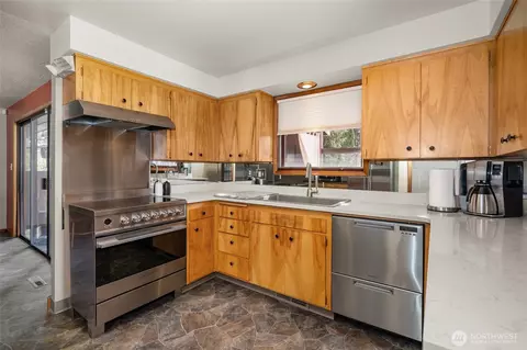 1210 E Greenleaf Dr, Spokane, WA 99208 photo 9