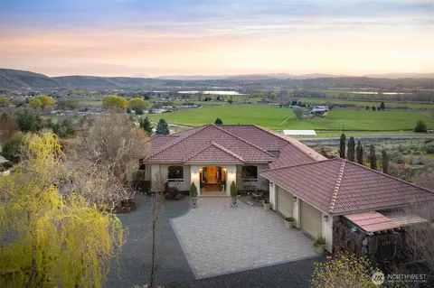 222 Leininger Dr, Yakima, WA 98901