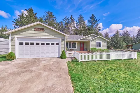 25646 Z St, Ocean Park, WA 98640