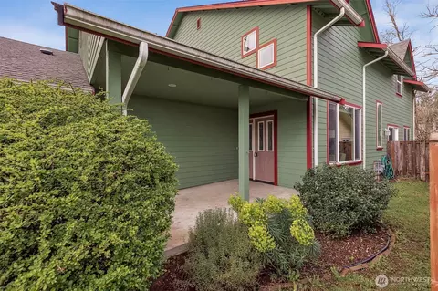 1726 10th Ave SE, Olympia, WA 98501