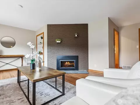 Living - 601 Colby Ave, Everett, WA 98201 photo 3 of 7