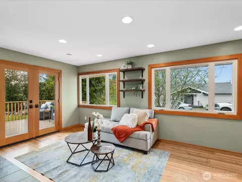 Living - 601 Colby Ave, Everett, WA 98201 photo 6 of 7