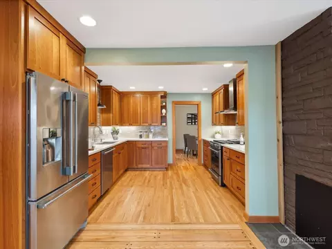 Kitchen - 601 Colby Ave, Everett, WA 98201 photo 3 of 5