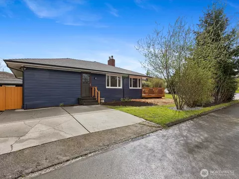 Exterior - 601 Colby Ave, Everett, WA 98201 photo 4 of 6