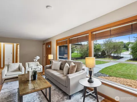 Living - 601 Colby Ave, Everett, WA 98201 photo 2 of 7