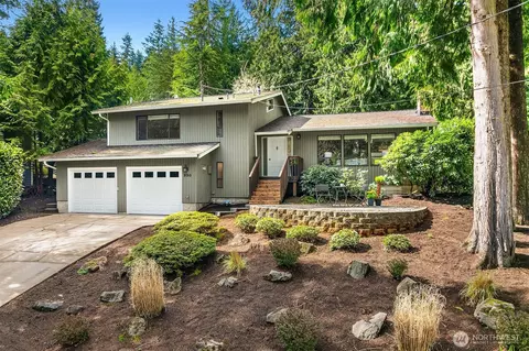990 Greenwood Blvd SW, Issaquah, WA 98027