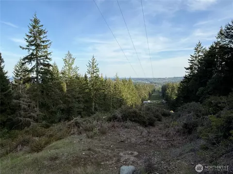 123 NW Windjammer Ct, Bremerton, WA 98312
