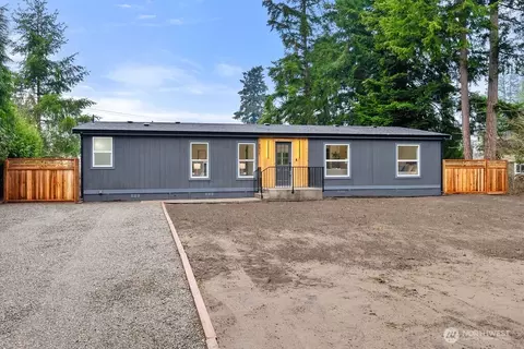 16421 Park Dr, Rainier, WA 98576