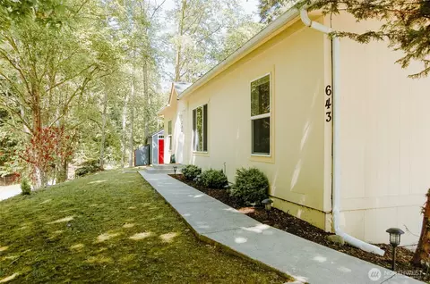 643 Awa Ln, Camano Island, WA 98282