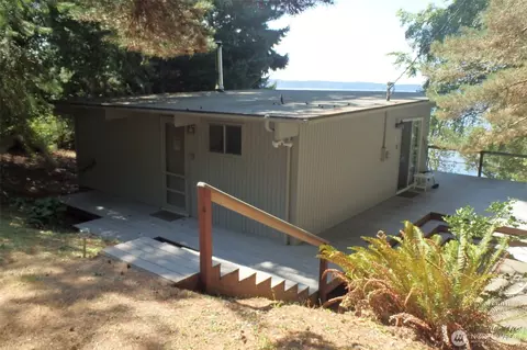 2310 N Herron Rd NW, Lakebay, WA 98349