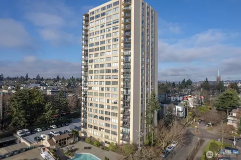 4540 8th Ave NE #803, Seattle, WA 98105