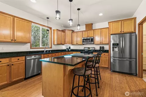 Kitchen - 20409 197th Ave E, Orting, WA 98360 photo 2 of 5