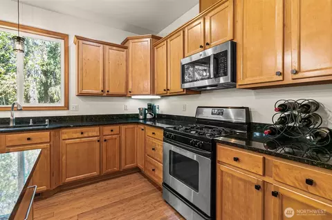 Kitchen - 20409 197th Ave E, Orting, WA 98360 photo 3 of 5