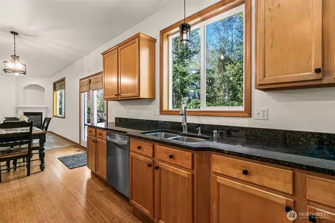 Kitchen - 20409 197th Ave E, Orting, WA 98360 photo 5 of 5