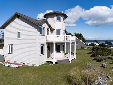 318 Lighthouse Ln, Friday Harbor, WA 98250