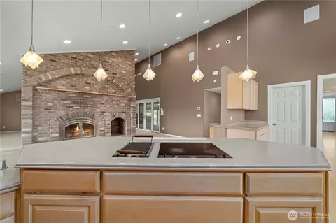 Kitchen - 41818 222nd Ave SE, Enumclaw, WA 98022 photo 3 of 5