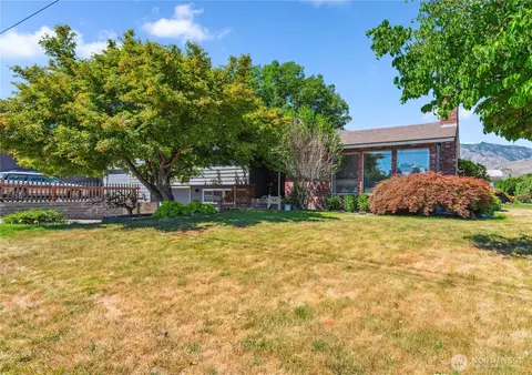 26 Pershing St, Wenatchee, WA 98801