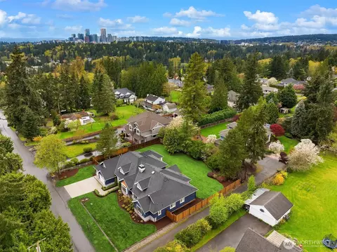 13818 SE 7th St, Bellevue, WA 98005