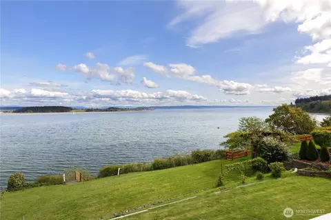 2970 SW Scenic Heights St, Oak Harbor, WA 98277