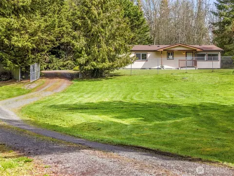 242 Winterhaven Dr, Port Angeles, WA 98362