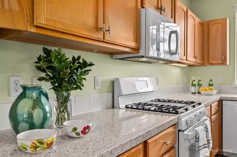 8237 Bainbridge Loop NE, Lacey, WA 98516 photo 5