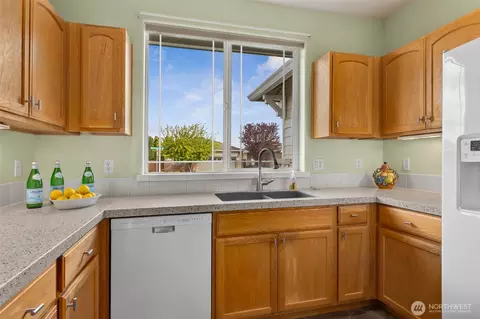 8237 Bainbridge Loop NE, Lacey, WA 98516 photo 6
